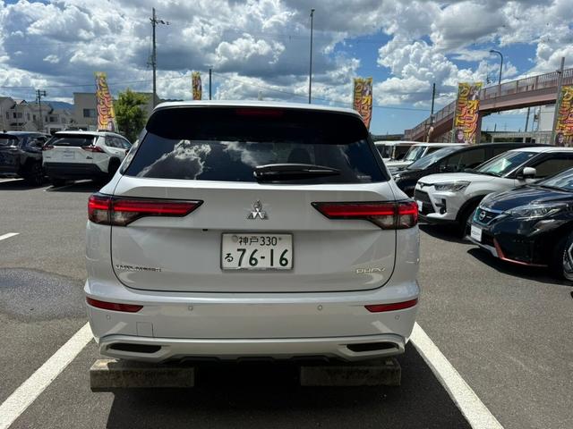 アウトランダーＰＨＥＶ Ｐ　１オーナー・ＢＯＳＥスピーカー・本革シート・純正ナビ・全周囲カメラ・ＥＴＣ２．０・３列シート・電動シート・電動リアゲート・ブラインドスポットモニター・障害物センサー・衝突軽減装置・レーンキープアシスト（60枚目）