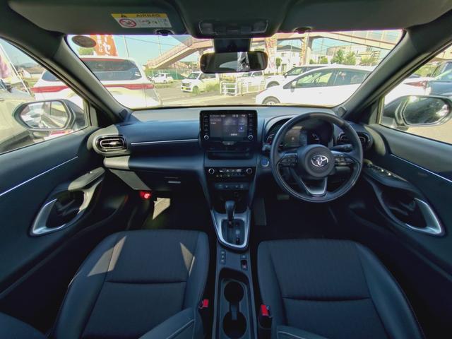 ヤリスクロス ハイブリッドZ シートヒーター・ETC・バックカメラ・電動シート・障害物センサー・衝突軽減ブレーキ・横滑り防止装置・クルーズコントロール・オートマチックハイビーム・ブレーキホールド・電動パーキング・純正アルミホイール(3枚目)