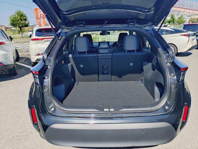 ヤリスクロス ハイブリッドZ シートヒーター・ETC・バックカメラ・電動シート・障害物センサー・衝突軽減ブレーキ・横滑り防止装置・クルーズコントロール・オートマチックハイビーム・ブレーキホールド・電動パーキング・純正アルミホイール(8枚目)