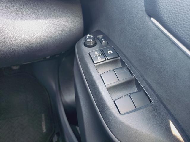 ヤリスクロス ハイブリッドZ シートヒーター・ETC・バックカメラ・電動シート・障害物センサー・衝突軽減ブレーキ・横滑り防止装置・クルーズコントロール・オートマチックハイビーム・ブレーキホールド・電動パーキング・純正アルミホイール(19枚目)