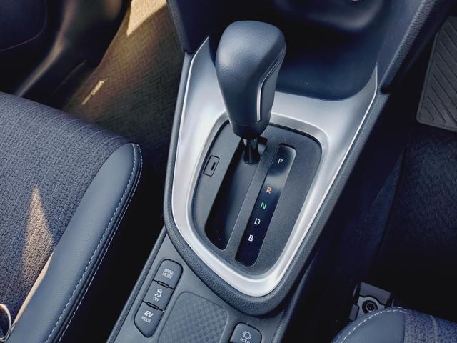 ヤリスクロス ハイブリッドZ シートヒーター・ETC・バックカメラ・電動シート・障害物センサー・衝突軽減ブレーキ・横滑り防止装置・クルーズコントロール・オートマチックハイビーム・ブレーキホールド・電動パーキング・純正アルミホイール(21枚目)