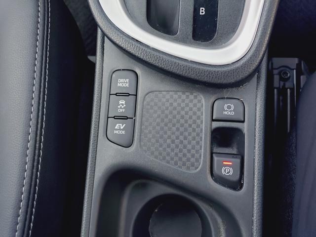 ヤリスクロス ハイブリッドZ シートヒーター・ETC・バックカメラ・電動シート・障害物センサー・衝突軽減ブレーキ・横滑り防止装置・クルーズコントロール・オートマチックハイビーム・ブレーキホールド・電動パーキング・純正アルミホイール(22枚目)