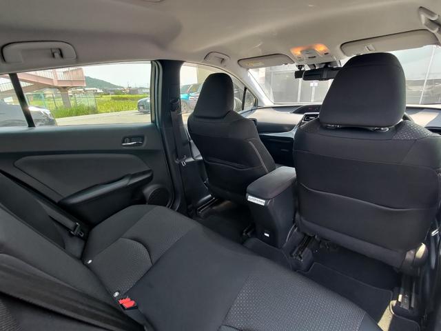 プリウス SセーフティプラスII 純正ナビ・バックカメラ・ETC・ドラレコ・ブラインドスポットモニター・衝突軽減ブレーキ・横滑り防止装置・障害物センサー・オートマチックハイビーム・純正アルミホイール・スマートキー(5枚目)