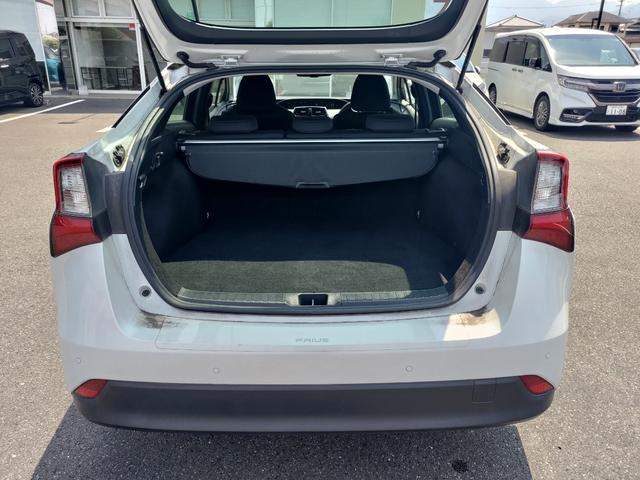 プリウス SセーフティプラスII 純正ナビ・バックカメラ・ETC・ドラレコ・ブラインドスポットモニター・衝突軽減ブレーキ・横滑り防止装置・障害物センサー・オートマチックハイビーム・純正アルミホイール・スマートキー(7枚目)