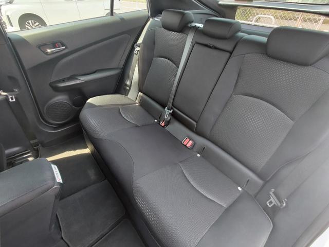 プリウス SセーフティプラスII 純正ナビ・バックカメラ・ETC・ドラレコ・ブラインドスポットモニター・衝突軽減ブレーキ・横滑り防止装置・障害物センサー・オートマチックハイビーム・純正アルミホイール・スマートキー(9枚目)