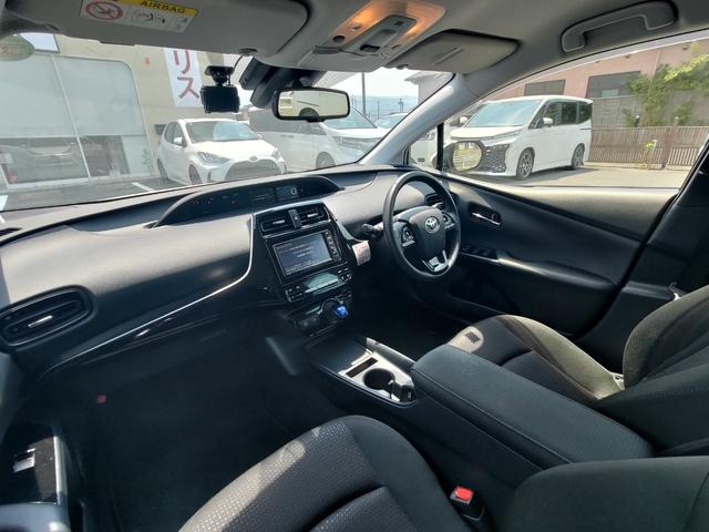 プリウス SセーフティプラスII 純正ナビ・バックカメラ・ETC・ドラレコ・ブラインドスポットモニター・衝突軽減ブレーキ・横滑り防止装置・障害物センサー・オートマチックハイビーム・純正アルミホイール・スマートキー(11枚目)