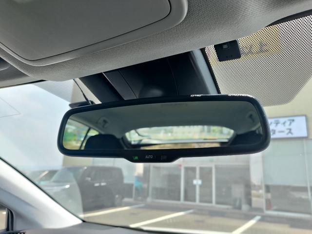 プリウス SセーフティプラスII 純正ナビ・バックカメラ・ETC・ドラレコ・ブラインドスポットモニター・衝突軽減ブレーキ・横滑り防止装置・障害物センサー・オートマチックハイビーム・純正アルミホイール・スマートキー(27枚目)