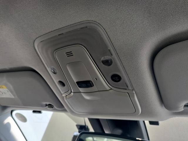 プリウス SセーフティプラスII 純正ナビ・バックカメラ・ETC・ドラレコ・ブラインドスポットモニター・衝突軽減ブレーキ・横滑り防止装置・障害物センサー・オートマチックハイビーム・純正アルミホイール・スマートキー(28枚目)