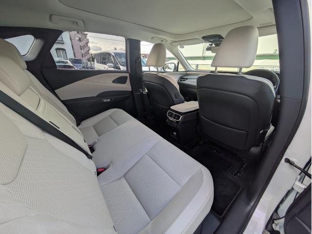 RX RX450h+ バージョンL パノラマルーフ/モデリスタフルエアロ/ワンオーナー/純正ナビ/フルセグTV/全周囲カメラ/ETC/パワーバックドア/本革シート/電動シート/シートヒーター/シートエアコン/衝突軽減ブレーキ(5枚目)