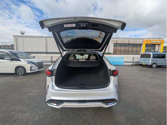 RX RX450h+ バージョンL パノラマルーフ/モデリスタフルエアロ/ワンオーナー/純正ナビ/フルセグTV/全周囲カメラ/ETC/パワーバックドア/本革シート/電動シート/シートヒーター/シートエアコン/衝突軽減ブレーキ(7枚目)