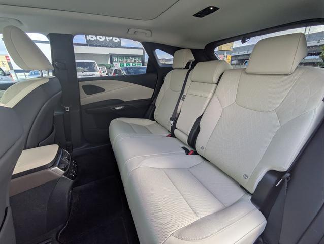 RX RX450h+ バージョンL パノラマルーフ/モデリスタフルエアロ/ワンオーナー/純正ナビ/フルセグTV/全周囲カメラ/ETC/パワーバックドア/本革シート/電動シート/シートヒーター/シートエアコン/衝突軽減ブレーキ(9枚目)