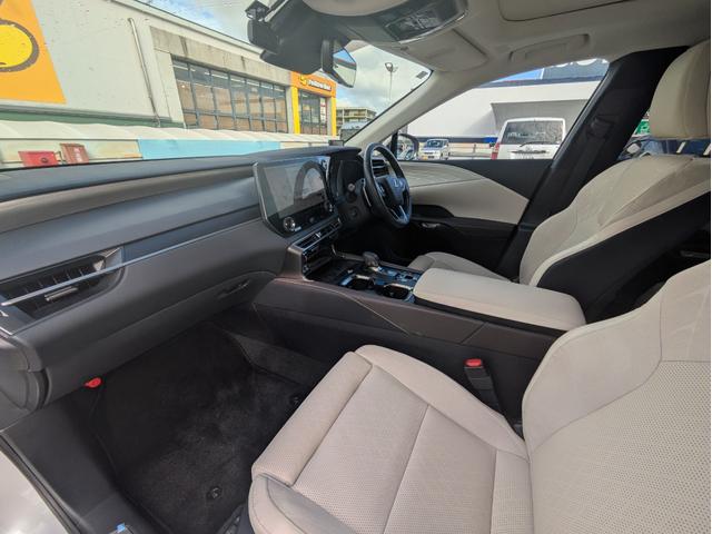 RX RX450h+ バージョンL パノラマルーフ/モデリスタフルエアロ/ワンオーナー/純正ナビ/フルセグTV/全周囲カメラ/ETC/パワーバックドア/本革シート/電動シート/シートヒーター/シートエアコン/衝突軽減ブレーキ(12枚目)