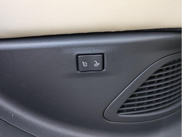 RX RX450h+ バージョンL パノラマルーフ/モデリスタフルエアロ/ワンオーナー/純正ナビ/フルセグTV/全周囲カメラ/ETC/パワーバックドア/本革シート/電動シート/シートヒーター/シートエアコン/衝突軽減ブレーキ(16枚目)