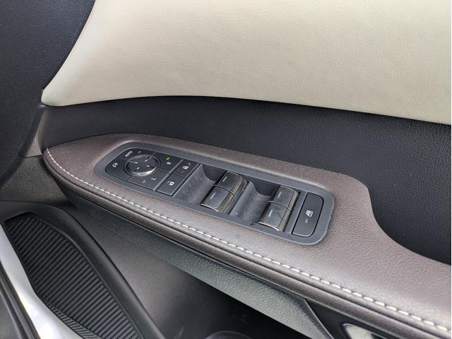 RX RX450h+ バージョンL パノラマルーフ/モデリスタフルエアロ/ワンオーナー/純正ナビ/フルセグTV/全周囲カメラ/ETC/パワーバックドア/本革シート/電動シート/シートヒーター/シートエアコン/衝突軽減ブレーキ(17枚目)