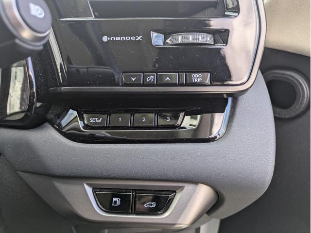 RX RX450h+ バージョンL パノラマルーフ/モデリスタフルエアロ/ワンオーナー/純正ナビ/フルセグTV/全周囲カメラ/ETC/パワーバックドア/本革シート/電動シート/シートヒーター/シートエアコン/衝突軽減ブレーキ(21枚目)