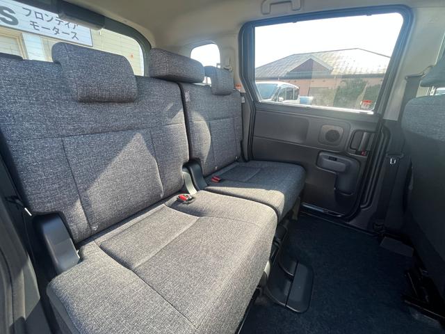 シエンタ ハイブリッドZ 10.5インチディスプレイオーディオ・後席モニター・両側電動スライドドア・3列シート・バックカメラ・衝突軽減装置・クルーズコントロール・障害物センサー・横滑り防止装置・オートマチックハイビーム(6枚目)