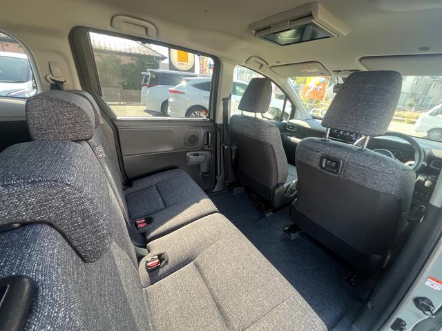 シエンタ ハイブリッドZ 10.5インチディスプレイオーディオ・後席モニター・両側電動スライドドア・3列シート・バックカメラ・衝突軽減装置・クルーズコントロール・障害物センサー・横滑り防止装置・オートマチックハイビーム(7枚目)