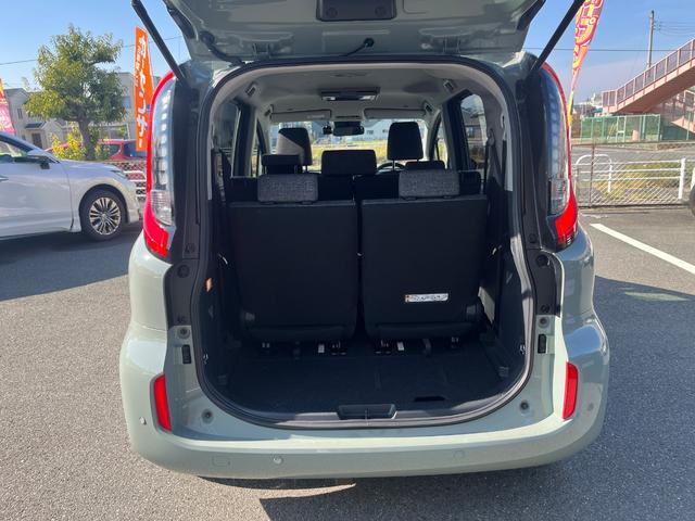 シエンタ ハイブリッドZ 10.5インチディスプレイオーディオ・後席モニター・両側電動スライドドア・3列シート・バックカメラ・衝突軽減装置・クルーズコントロール・障害物センサー・横滑り防止装置・オートマチックハイビーム(8枚目)