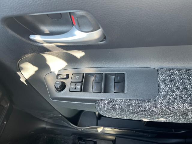 シエンタ ハイブリッドZ 10.5インチディスプレイオーディオ・後席モニター・両側電動スライドドア・3列シート・バックカメラ・衝突軽減装置・クルーズコントロール・障害物センサー・横滑り防止装置・オートマチックハイビーム(19枚目)