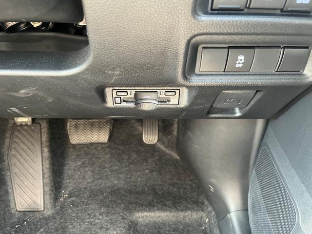 シエンタ ハイブリッドZ 10.5インチディスプレイオーディオ・後席モニター・両側電動スライドドア・3列シート・バックカメラ・衝突軽減装置・クルーズコントロール・障害物センサー・横滑り防止装置・オートマチックハイビーム(20枚目)