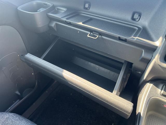 シエンタ ハイブリッドZ 10.5インチディスプレイオーディオ・後席モニター・両側電動スライドドア・3列シート・バックカメラ・衝突軽減装置・クルーズコントロール・障害物センサー・横滑り防止装置・オートマチックハイビーム(25枚目)