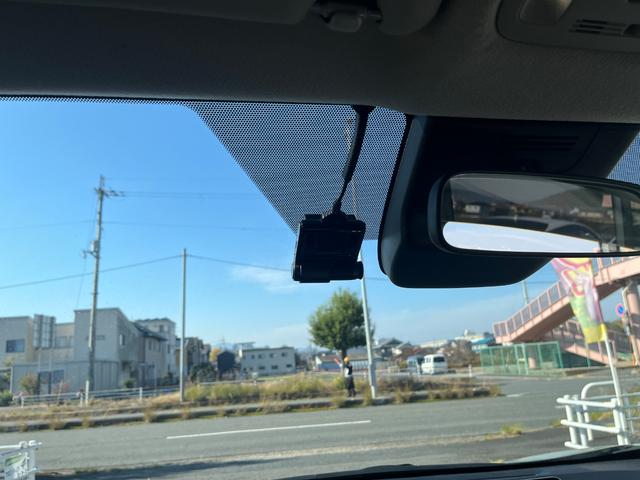 シエンタ ハイブリッドZ 10.5インチディスプレイオーディオ・後席モニター・両側電動スライドドア・3列シート・バックカメラ・衝突軽減装置・クルーズコントロール・障害物センサー・横滑り防止装置・オートマチックハイビーム(28枚目)