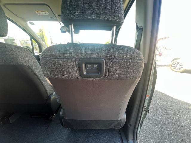 シエンタ ハイブリッドZ 10.5インチディスプレイオーディオ・後席モニター・両側電動スライドドア・3列シート・バックカメラ・衝突軽減装置・クルーズコントロール・障害物センサー・横滑り防止装置・オートマチックハイビーム(44枚目)