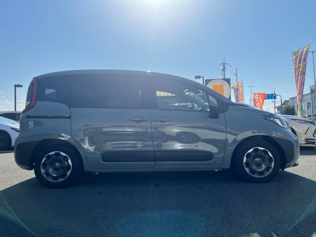 シエンタ ハイブリッドZ 10.5インチディスプレイオーディオ・後席モニター・両側電動スライドドア・3列シート・バックカメラ・衝突軽減装置・クルーズコントロール・障害物センサー・横滑り防止装置・オートマチックハイビーム(48枚目)