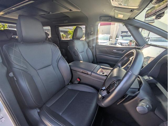 ヴェルファイアハイブリッド Z プレミア ワンオーナー/禁煙車/サンルーフ/フリップダウンモニター/純ナビ/フルセグTV/全周囲カメラ/ETC2.0/パワーバックドア/パワーシート/2列目電動キャプテンシート/シートヒーター/ベンチレーション(4枚目)