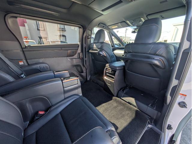 ヴェルファイアハイブリッド Z プレミア ワンオーナー/禁煙車/サンルーフ/フリップダウンモニター/純ナビ/フルセグTV/全周囲カメラ/ETC2.0/パワーバックドア/パワーシート/2列目電動キャプテンシート/シートヒーター/ベンチレーション(6枚目)