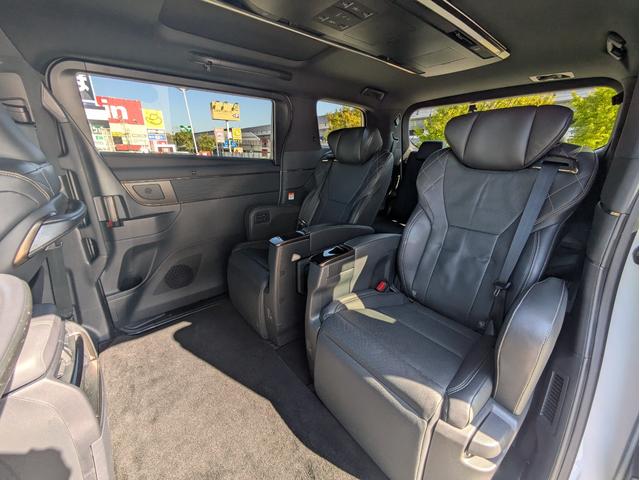 ヴェルファイアハイブリッド Z プレミア ワンオーナー/禁煙車/サンルーフ/フリップダウンモニター/純ナビ/フルセグTV/全周囲カメラ/ETC2.0/パワーバックドア/パワーシート/2列目電動キャプテンシート/シートヒーター/ベンチレーション(8枚目)