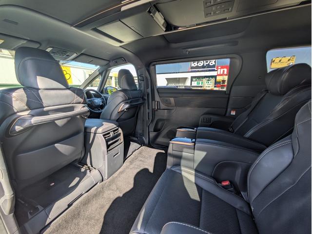 ヴェルファイアハイブリッド Z プレミア ワンオーナー/禁煙車/サンルーフ/フリップダウンモニター/純ナビ/フルセグTV/全周囲カメラ/ETC2.0/パワーバックドア/パワーシート/2列目電動キャプテンシート/シートヒーター/ベンチレーション(9枚目)