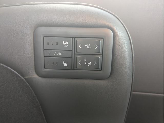 ヴェルファイアハイブリッド Z プレミア ワンオーナー/禁煙車/サンルーフ/フリップダウンモニター/純ナビ/フルセグTV/全周囲カメラ/ETC2.0/パワーバックドア/パワーシート/2列目電動キャプテンシート/シートヒーター/ベンチレーション(11枚目)