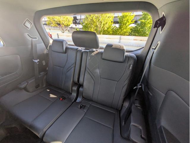 ヴェルファイアハイブリッド Z プレミア ワンオーナー/禁煙車/サンルーフ/フリップダウンモニター/純ナビ/フルセグTV/全周囲カメラ/ETC2.0/パワーバックドア/パワーシート/2列目電動キャプテンシート/シートヒーター/ベンチレーション(13枚目)