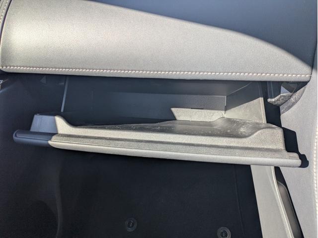 ヴェルファイアハイブリッド Z プレミア ワンオーナー/禁煙車/サンルーフ/フリップダウンモニター/純ナビ/フルセグTV/全周囲カメラ/ETC2.0/パワーバックドア/パワーシート/2列目電動キャプテンシート/シートヒーター/ベンチレーション(26枚目)