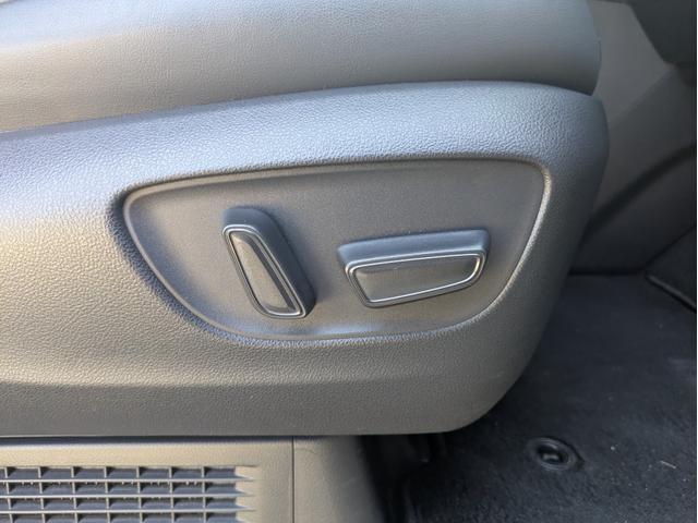 ヴェルファイアハイブリッド Z プレミア ワンオーナー/禁煙車/サンルーフ/フリップダウンモニター/純ナビ/フルセグTV/全周囲カメラ/ETC2.0/パワーバックドア/パワーシート/2列目電動キャプテンシート/シートヒーター/ベンチレーション(33枚目)