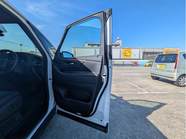 ヴェルファイアハイブリッド Z プレミア ワンオーナー/禁煙車/サンルーフ/フリップダウンモニター/純ナビ/フルセグTV/全周囲カメラ/ETC2.0/パワーバックドア/パワーシート/2列目電動キャプテンシート/シートヒーター/ベンチレーション(34枚目)