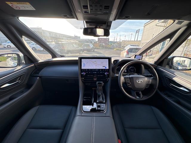 アルファード Z 禁煙車・サンルーフ・純正ナビ・フルセグTV・全周囲カメラ・両側電動スライドドア・電動リアゲート・本革シート・ETC 2.0・レーダークルーズコントロール・ブラインドスポットモニター(3枚目)