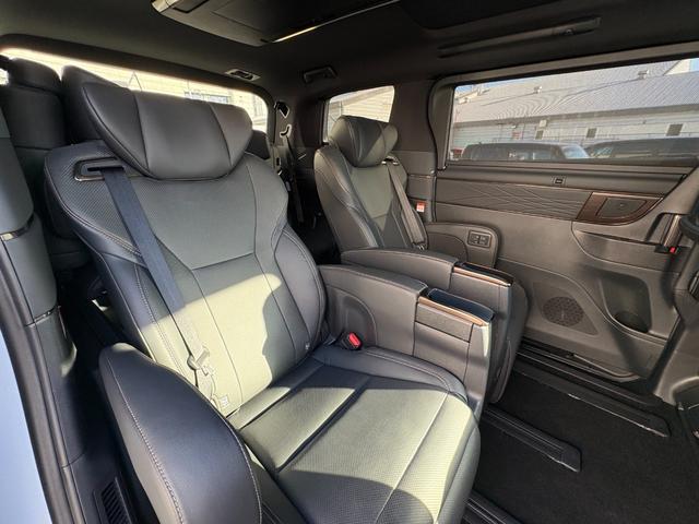 アルファード Z 禁煙車・サンルーフ・純正ナビ・フルセグTV・全周囲カメラ・両側電動スライドドア・電動リアゲート・本革シート・ETC 2.0・レーダークルーズコントロール・ブラインドスポットモニター(6枚目)