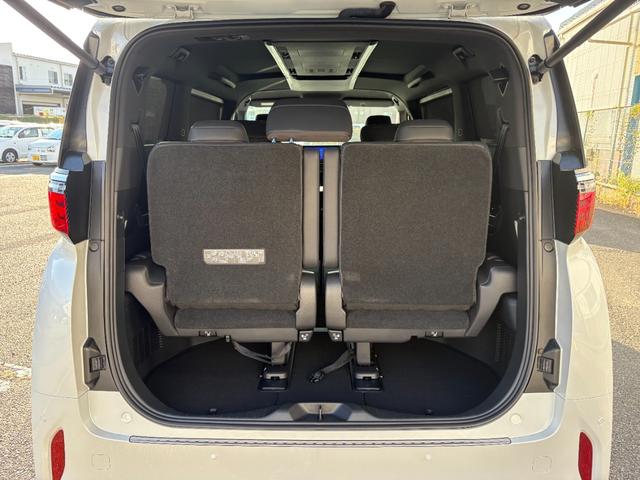 アルファード Z 禁煙車・サンルーフ・純正ナビ・フルセグTV・全周囲カメラ・両側電動スライドドア・電動リアゲート・本革シート・ETC 2.0・レーダークルーズコントロール・ブラインドスポットモニター(11枚目)