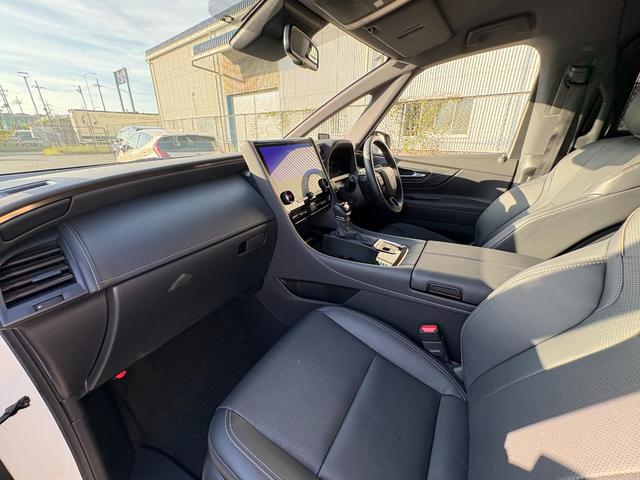 アルファード Z 禁煙車・サンルーフ・純正ナビ・フルセグTV・全周囲カメラ・両側電動スライドドア・電動リアゲート・本革シート・ETC 2.0・レーダークルーズコントロール・ブラインドスポットモニター(12枚目)