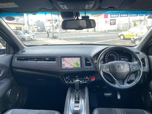 ヴェゼル RS・ホンダセンシング フルセグTV・純正ナビ・サポカー・バックカメラ・クルコン・ドラレコ・ETC・障害物センサー・衝突軽減ブレーキ・横滑り防止装置・レーンキープアシスト・アクセル踏み間違い防止装置・禁煙車(3枚目)