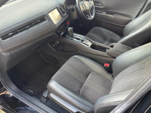 ヴェゼル RS・ホンダセンシング フルセグTV・純正ナビ・サポカー・バックカメラ・クルコン・ドラレコ・ETC・障害物センサー・衝突軽減ブレーキ・横滑り防止装置・レーンキープアシスト・アクセル踏み間違い防止装置・禁煙車(12枚目)