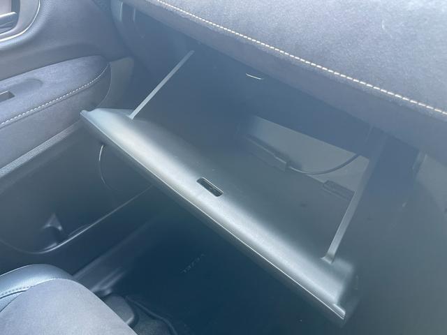 ヴェゼル RS・ホンダセンシング フルセグTV・純正ナビ・サポカー・バックカメラ・クルコン・ドラレコ・ETC・障害物センサー・衝突軽減ブレーキ・横滑り防止装置・レーンキープアシスト・アクセル踏み間違い防止装置・禁煙車(26枚目)