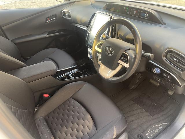 プリウスPHV A 純正11.6インチナビ・バックカメラ・Bluetooth・フルセグTV・ETC2.0・シートヒーター・衝突軽減ブレーキ・車線逸脱警報・ブラインドスポットモニター・コーナーセンサー・パーキングアシスト(4枚目)