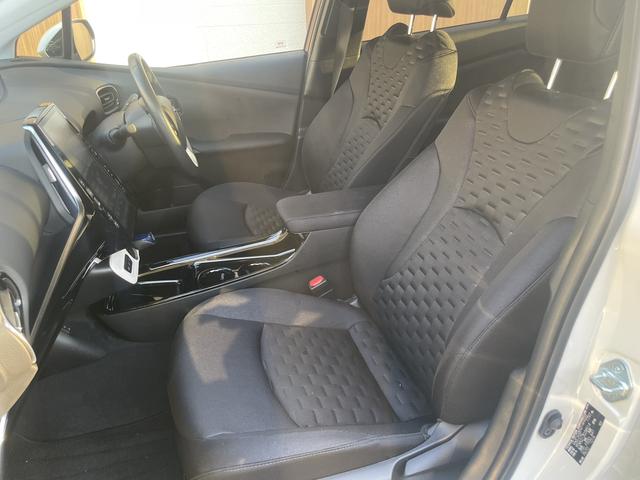 プリウスPHV A 純正11.6インチナビ・バックカメラ・Bluetooth・フルセグTV・ETC2.0・シートヒーター・衝突軽減ブレーキ・車線逸脱警報・ブラインドスポットモニター・コーナーセンサー・パーキングアシスト(6枚目)