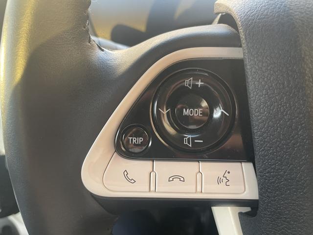 プリウスPHV A 純正11.6インチナビ・バックカメラ・Bluetooth・フルセグTV・ETC2.0・シートヒーター・衝突軽減ブレーキ・車線逸脱警報・ブラインドスポットモニター・コーナーセンサー・パーキングアシスト(17枚目)