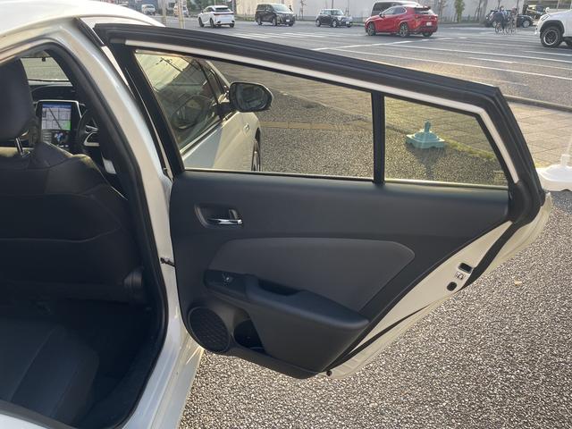 プリウスPHV A 純正11.6インチナビ・バックカメラ・Bluetooth・フルセグTV・ETC2.0・シートヒーター・衝突軽減ブレーキ・車線逸脱警報・ブラインドスポットモニター・コーナーセンサー・パーキングアシスト(42枚目)