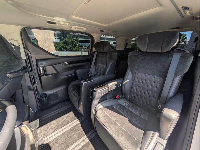 アルファード 2.5S Cパッケージ 両側電動スライドドア・サンルーフ・アルパインナビ・バックカメラ・ETC・3列シート・2列目キャプテンシート・ウォークスルー・ブラインドスポットモニター・障害物センサー・Wエアコン・衝突軽減装置(7枚目)