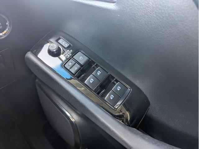 アルファード 2.5S Cパッケージ 両側電動スライドドア・サンルーフ・アルパインナビ・バックカメラ・ETC・3列シート・2列目キャプテンシート・ウォークスルー・ブラインドスポットモニター・障害物センサー・Wエアコン・衝突軽減装置(18枚目)